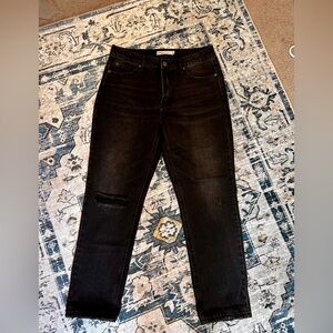 Women’s Black distressed boyfriend jeans
